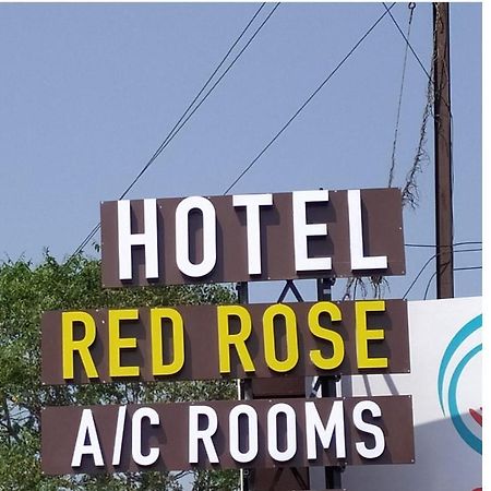 Hotel Red Rose Vadodara Esterno foto