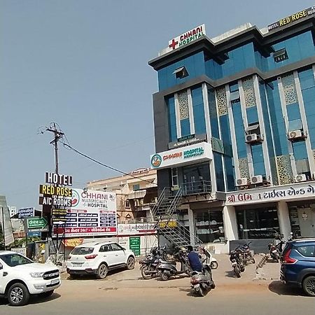 Hotel Red Rose Vadodara Esterno foto
