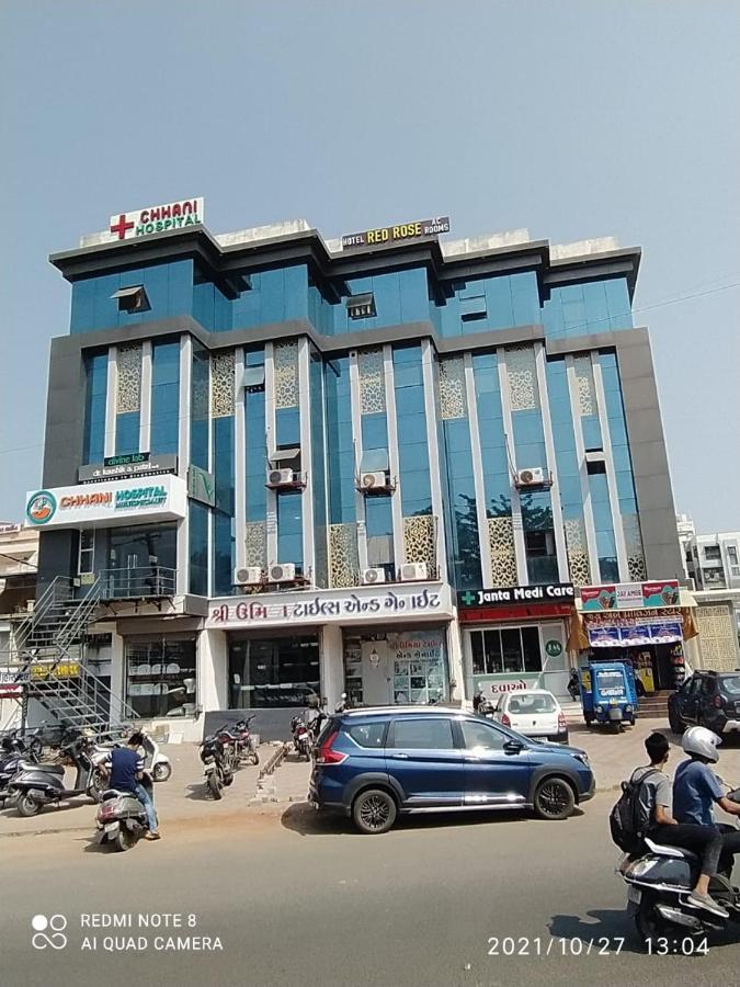 Hotel Red Rose Vadodara Esterno foto
